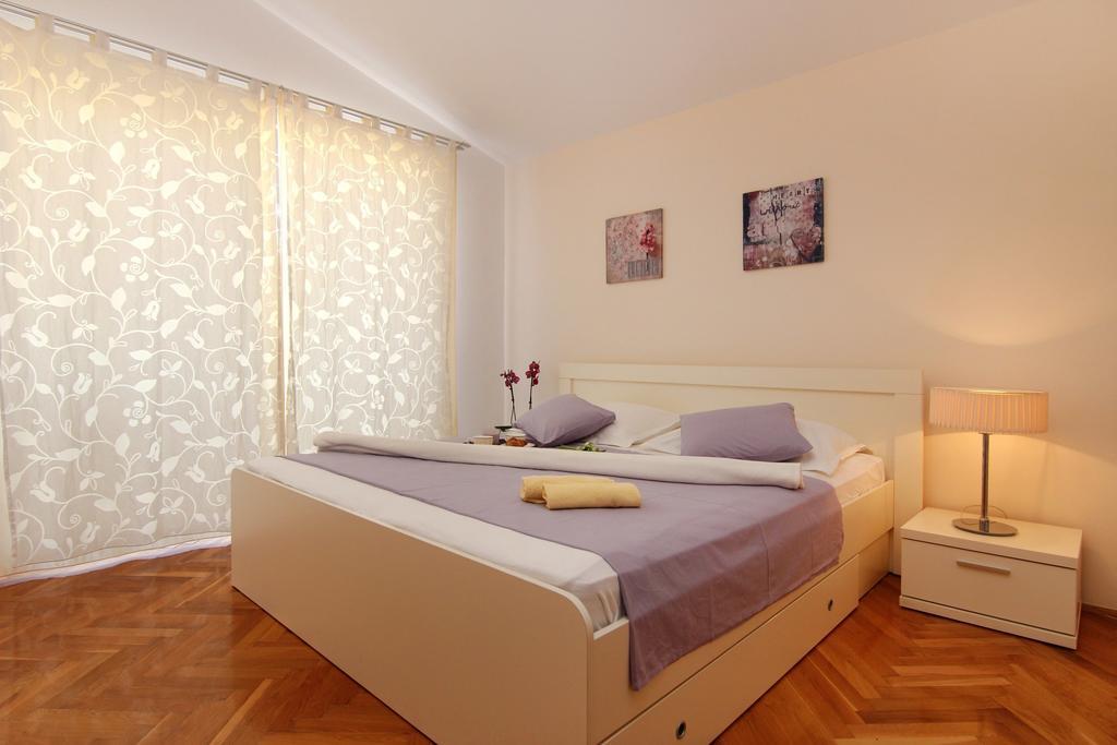 Apartments Josipa Split Rum bild