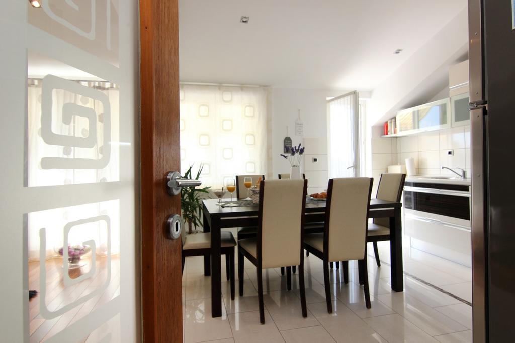 Apartments Josipa Split Rum bild